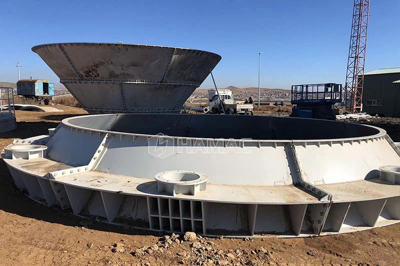 Grande partie conique de ce grand silo à ciment de 700 tonnes à vendre. 