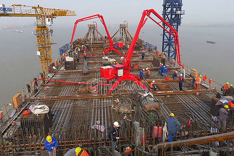 Chantier de travail de la rampe de mise en place du béton Spider 