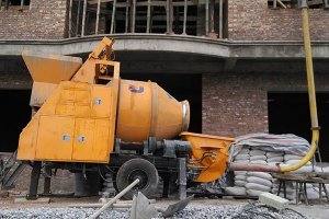 <b>Bétonnière 15m3 et machine de pompage au Cameroun</b>