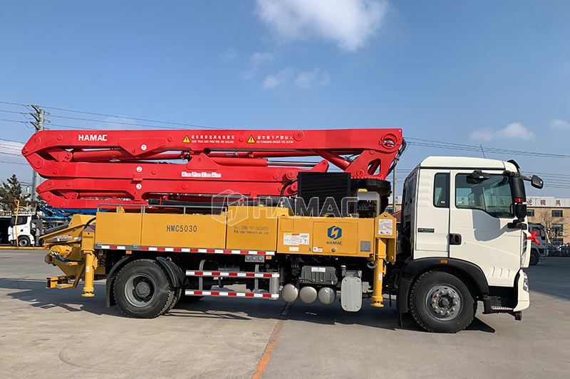 Comment faire fonctionner la pompe à flèche en béton montée sur camion